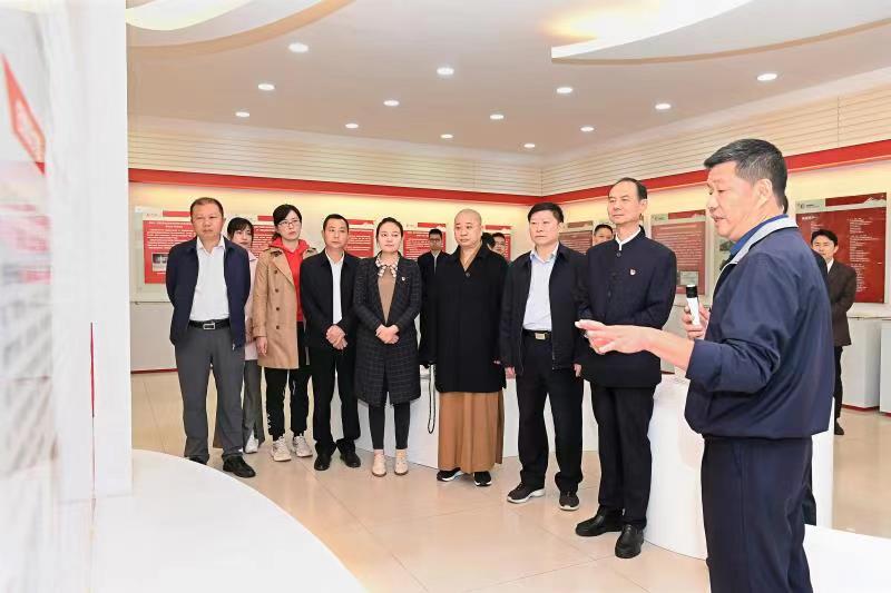 福建省人大常委會(huì)黨組書記、副主任雷春美和全國人大代表到順昌虹潤等地調(diào)研