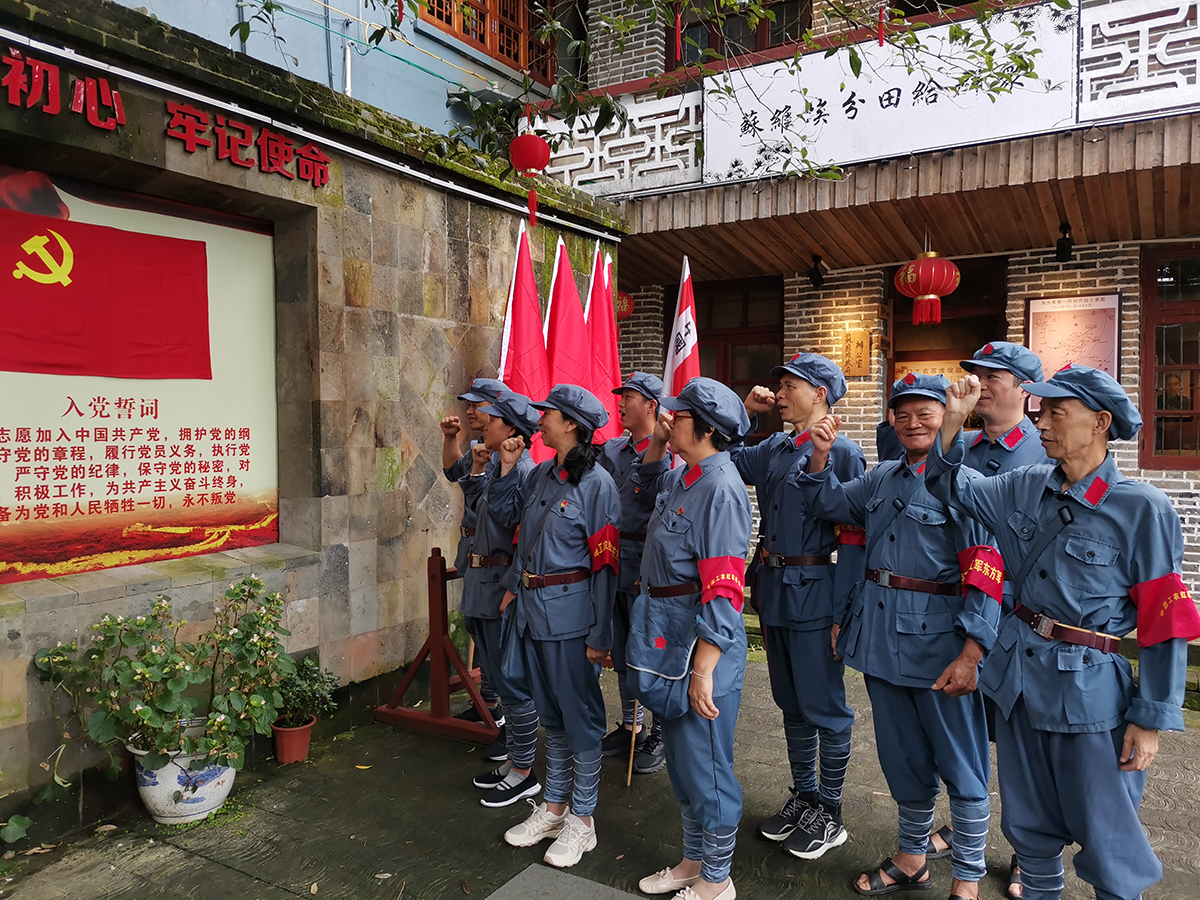 虹潤(rùn)公司黨支部組織開(kāi)展“尋找紅色足跡，牢記初心使命”主題黨日活動(dòng)